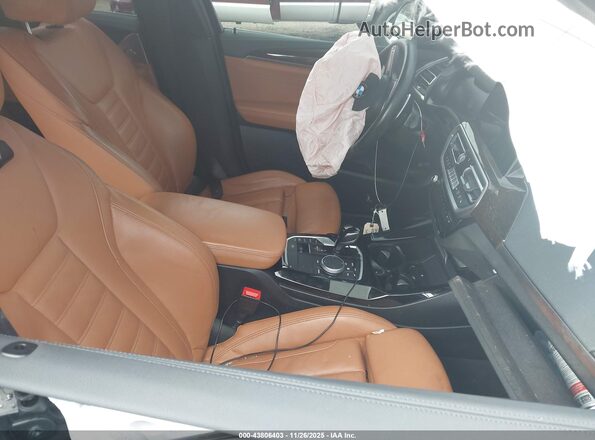 5UX83DP06N9K90138 2022 BMW X3 White Vista interior delantera