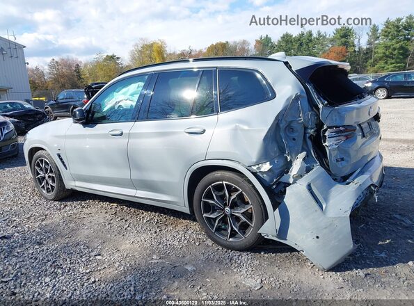 5UX83DP09N9L00032 2022 BMW X3 Pewter Widok wnętrza z tyłu