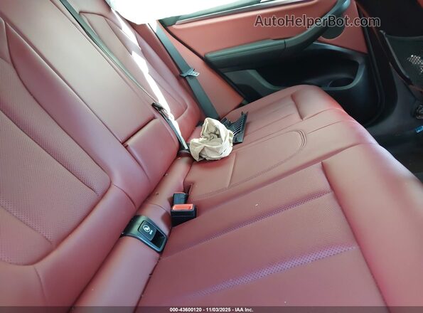 5UX83DP09N9L00032 2022 BMW X3 Pewter Widok naklejki z numerem VIN