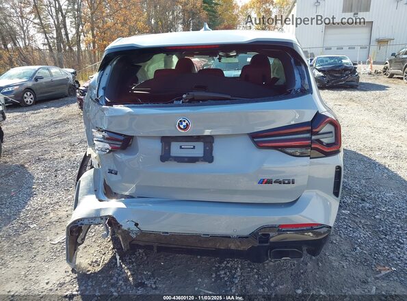 5UX83DP09N9L00032 2022 BMW X3 Pewter Widok z przodu