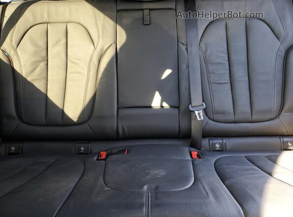 5UXCR4C05LLT19076 2020 BMW X5 Black Rear seats view