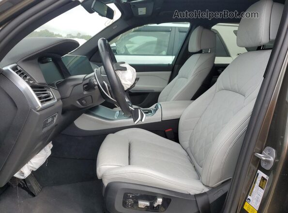 5UXCR4C06P9R07300 2023 BMW X5 Green Vista interior delantera