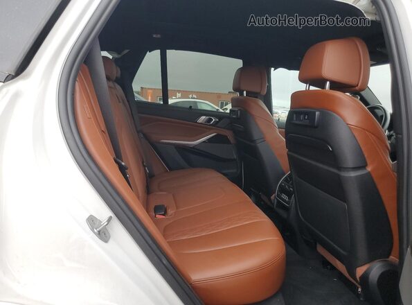5UXCR6C01P9R78965 2023 BMW X5 White Հետևի նստատեղերի տեսք