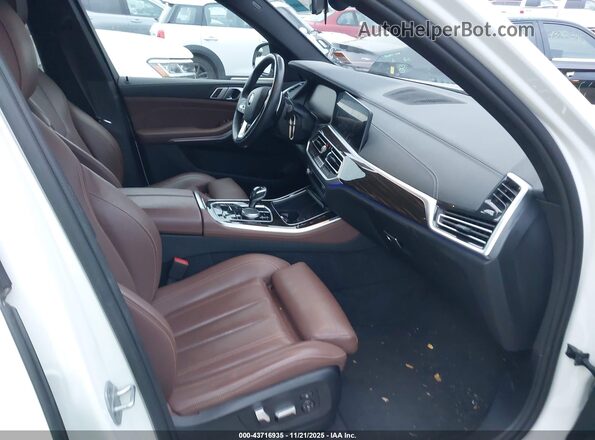 5UXCR6C04M9F10226 2021 BMW X5 White წინა სალონის ხედი