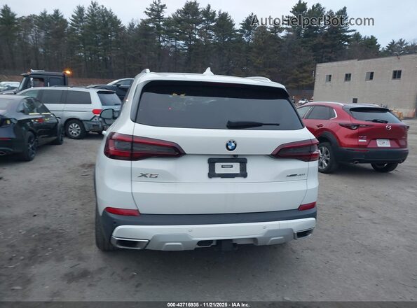 5UXCR6C04M9F10226 2021 BMW X5 White 