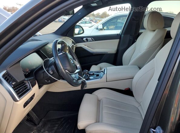 5UXCR6C06M9F36598 2021 BMW X5 Green Front interior view