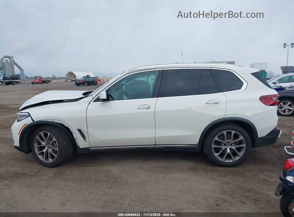 5UXCR6C07M9F36691 2021 BMW X5 White Սալոնի 360 աստիճան տեսք