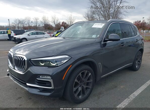 5UXCR6C0XM9F47457 2021 BMW X5 Gray Vista tres cuartos delantera izquierda