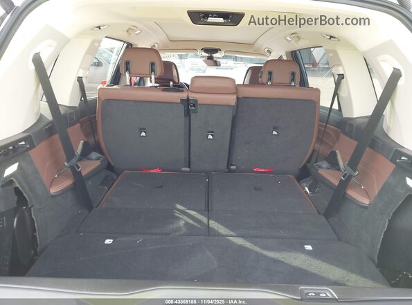 5UXCW2C00L9C50942 2020 BMW X7 White 
