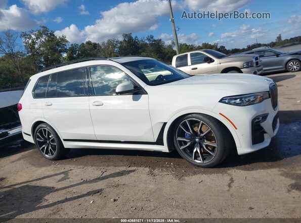 5UXCW2C02N9K60324 2022 BMW X7 White Սալոնի հետևի տեսք