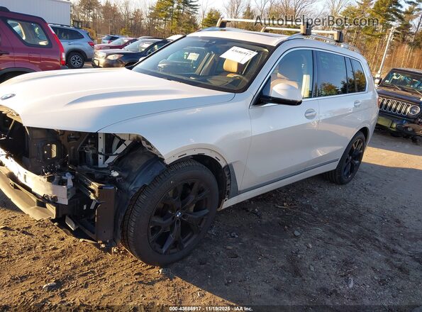 5UXCW2C02N9L06072 2022 BMW X7 White Передня ліва чверть