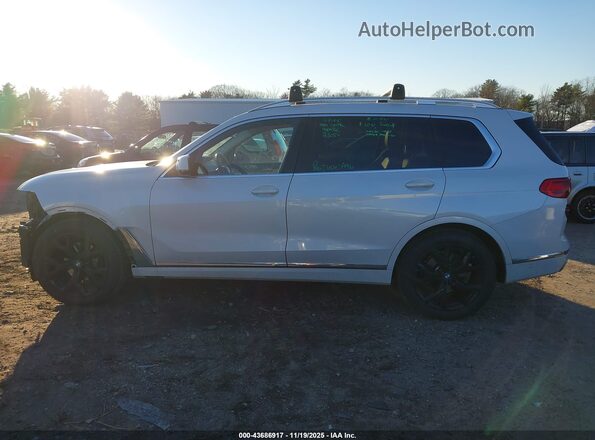 5UXCW2C02N9L06072 2022 BMW X7 White 