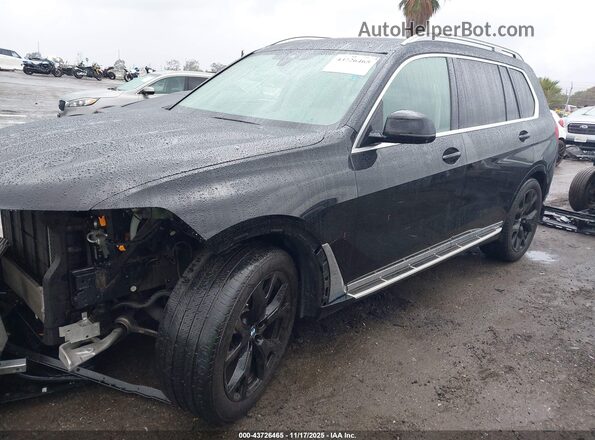 5UXCW2C03M9F75439 2021 BMW X7 Черный Передняя левая четверть