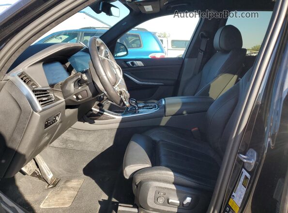 5UXCW2C03N9K66066 2022 BMW X7 Black Front interior view
