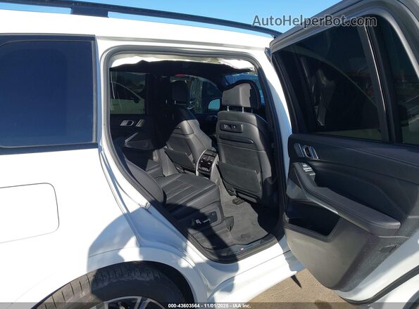 5UXCW2C04N9K17913 2022 BMW X7 Белый Вид наклейки с VIN-кодом