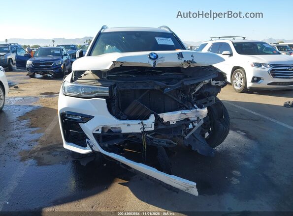 5UXCW2C04N9K17913 2022 BMW X7 Белый Вид задней части салона