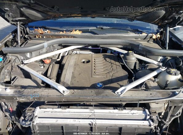 5UXCW2C04N9M81391 2022 BMW X7 Black უკანა ხედი