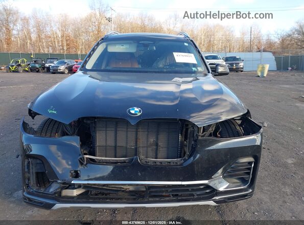 5UXCW2C04N9M81391 2022 BMW X7 Black ხელსაწყოთა პანელის ხედი