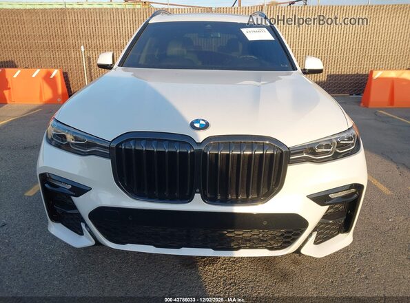 5UXCW2C05N9M14363 2022 BMW X7 White Widok zestawu wskaźników