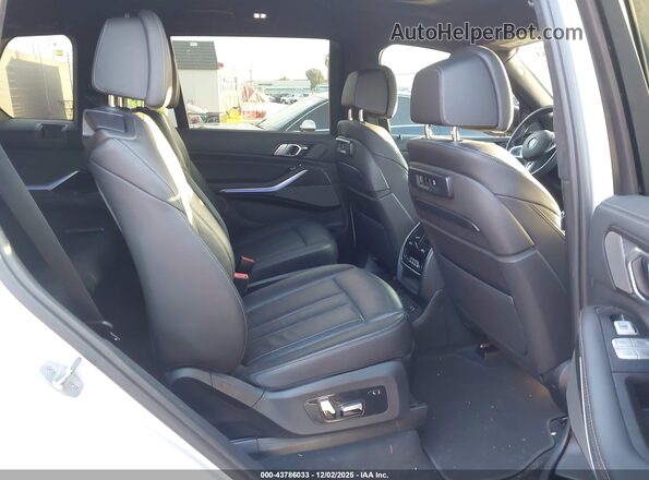 5UXCW2C05N9M14363 2022 BMW X7 White Widok naklejki z numerem VIN