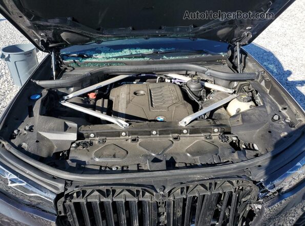 5UXCW2C05N9M82243 2022 BMW X7 Gray Շարժիչի բաժամունքի տեսք