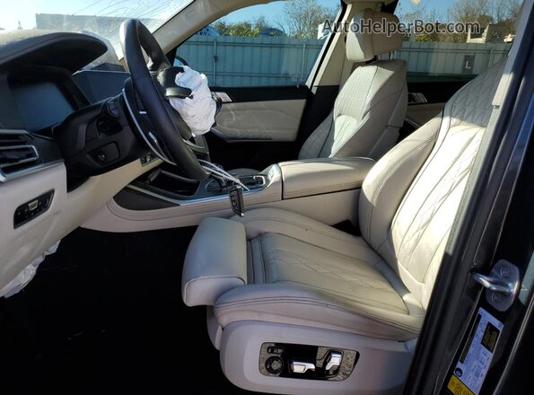 5UXCW2C05N9M82243 2022 BMW X7 Gray Սալոնի դիմացի տեսք