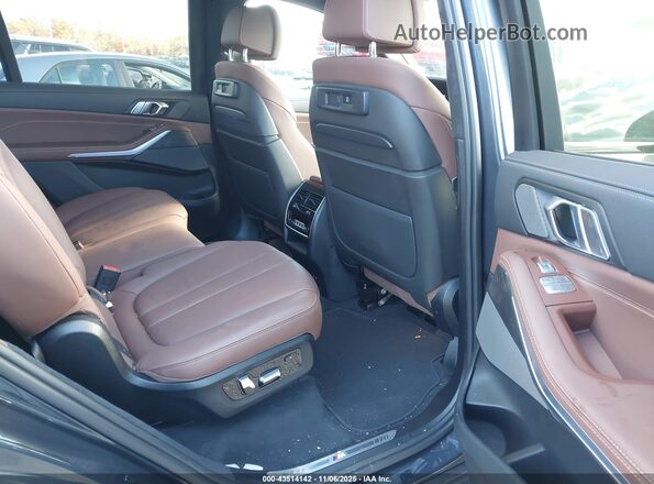 5UXCW2C06N9M25193 2022 BMW X7 Gray VIN sticker view