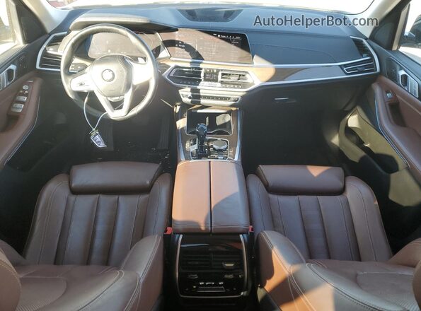 5UXCW2C08L9C31622 2020 BMW X7 White Առջևի վահանակի տեսք