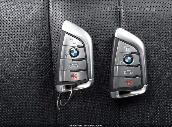 5UXCW2C08M9F89787 2021 BMW X7 White წინა პანელის ხედი