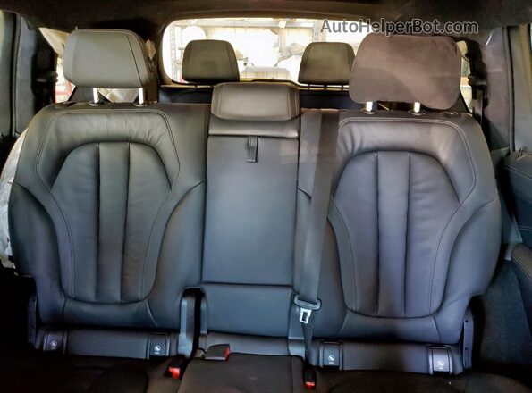 5UXCW2C09L9A01667 2020 BMW X7 White Հետևի նստատեղերի տեսք