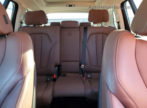 5UXCW2C09N9M19453 2022 BMW X7 Black Հետևի նստատեղերի տեսք