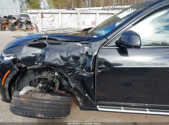 5UXCW2C09N9M89860 2022 BMW X7 Black 