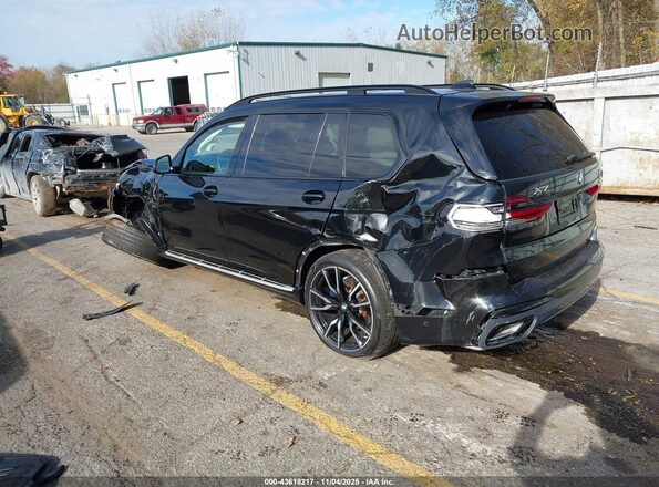5UXCW2C09N9M89860 2022 BMW X7 Black 