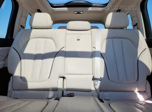 5UXCW2C0XL9B86053 2020 BMW X7 Белый Вид задних сидений