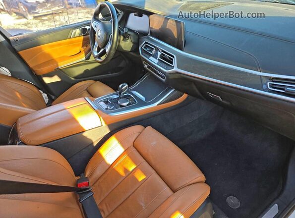 5UXCW2C57KL086101 2019 BMW X7 White Vista interior delantera