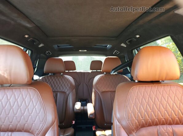 5UXCX4C52KLS36737 2019 BMW X7 White Widok tylnych siedzeń