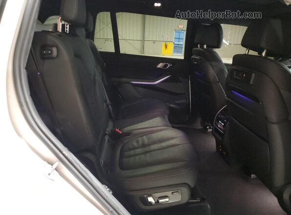 5UXCX6C03N9K57484 2022 BMW X7 Белый Вид задней части салона