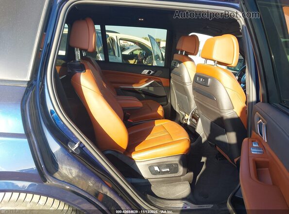 5UXCX6C08N9L67804 2022 BMW X7 Blue Vista de la etiqueta del VIN