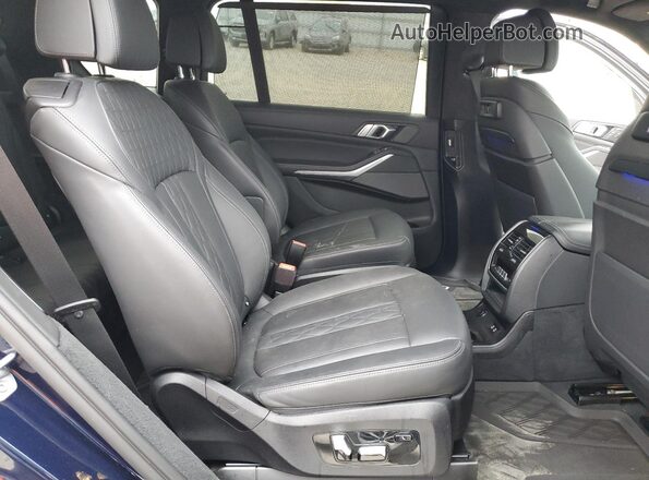 5UXCX6C09N9K95835 2022 BMW X7 Blue Rear interior view