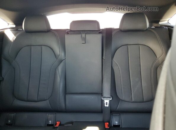 5UXCY4C01L9C67108 2020 BMW X6 Charcoal Widok tylnych siedzeń