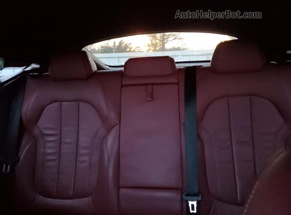5UXCY6C08L9B84268 2020 BMW X6 White Vista de los asientos traseros