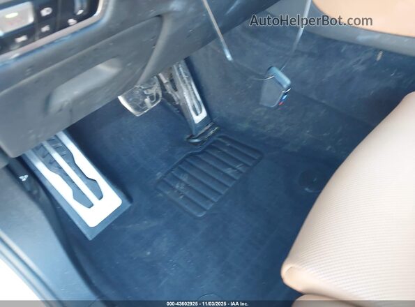 5UXCY6C09P9N44697 2023 BMW X6 White წინა პანელის ხედი