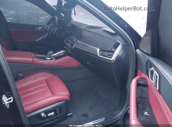5UXCY8C02N9K18796 2022 BMW X6 Черный Вид салона спереди