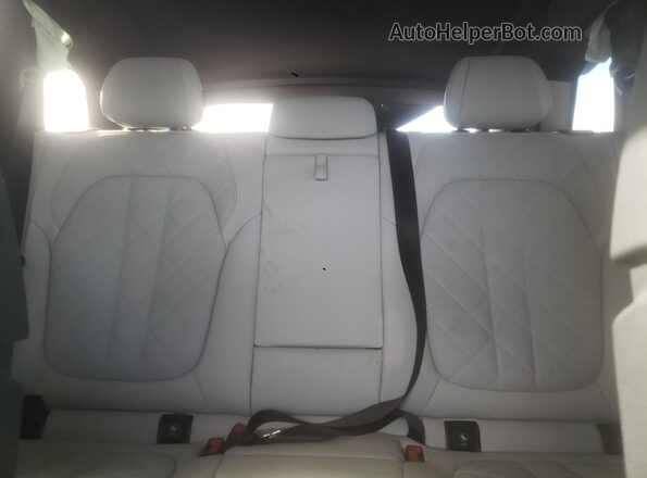 5UXJU4C09P9P80211 2023 BMW X5 White Rear seats view