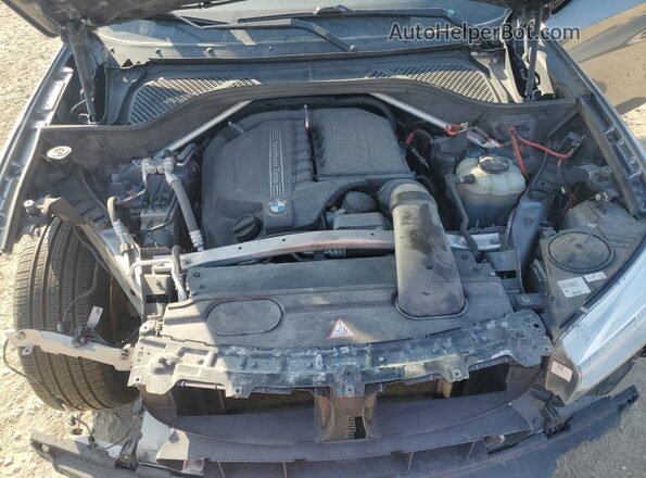 5UXKU0C51G0F92427 2016 BMW X6 Silver Widok wnętrza z tyłu