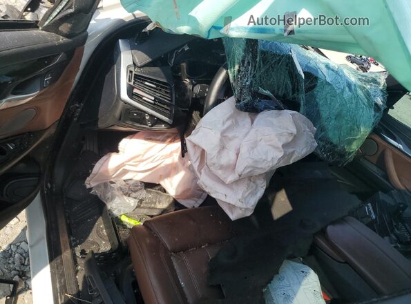 5UXKU0C52K0S97360 2019 BMW X6 Белый Вид панели приборов