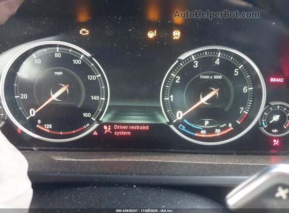 5UXKU2C32H0U30220 2017 BMW X6 Gray Vista de los asientos traseros