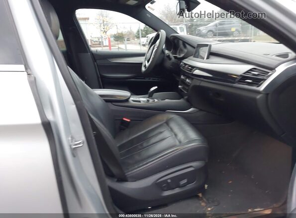 5UXKU2C53K0Z62875 2019 BMW X6 Silver Вид салону спереду
