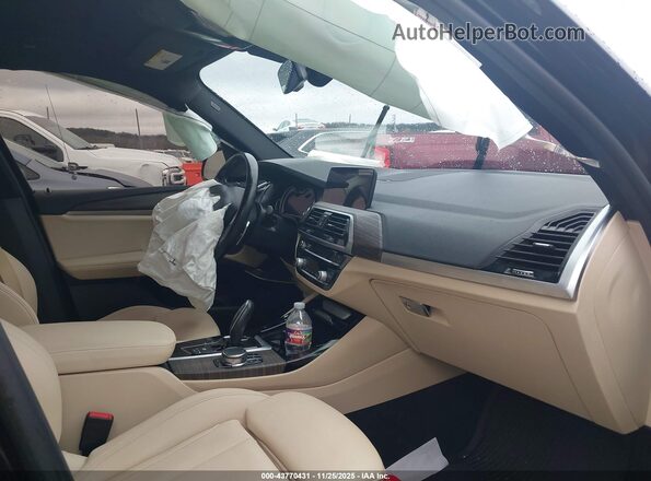 5UXTR9C59JLD57080 2018 BMW X3 Black Front interior view