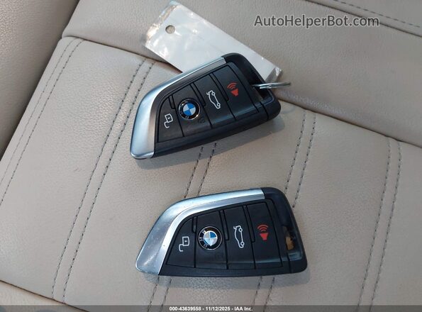 5UXTY5C01M9F44816 2021 BMW X3 White Вид панелі приладів